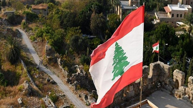 العيد في لبنان.. منازل بلا احتفالات وبضائع بلا زبائن 