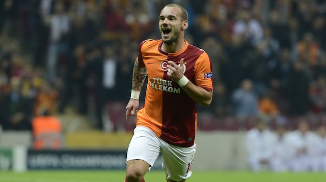 Sneijder Galatasaray formasıyla çıktığı 175 maçta 45 gol atıp, 44 tane de asist yaptı.