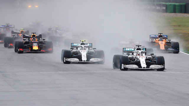 FILE PHOTO: Formula One F1 - German Grand Prix - Hockenheimring, Hockenheim, Germany - July 28, 2019 General view as Mercedes' Lewis Hamilton leads at the start of the race REUTERS/Kai Pfaffenbach