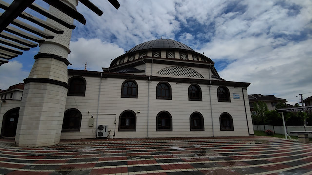  Hırsızlar ocaktaki 10 kilo çay ile bozuk paraları çaldılar.