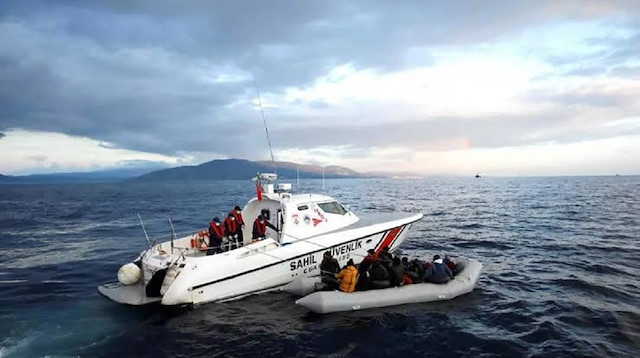 خفر السواحل التركي ينقذ 23 طالب لجوء في بحر "إيجه"