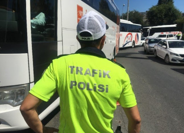 Otogar çıkışlarındaki yoğunluğa karşı trafik ekipleri de gerekli önlemleri alacak.