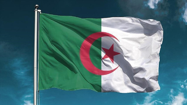 الجزائر.. مسؤول رياضي يرفض تحدث الفرنسية احتجاجا على "وثائقي"
