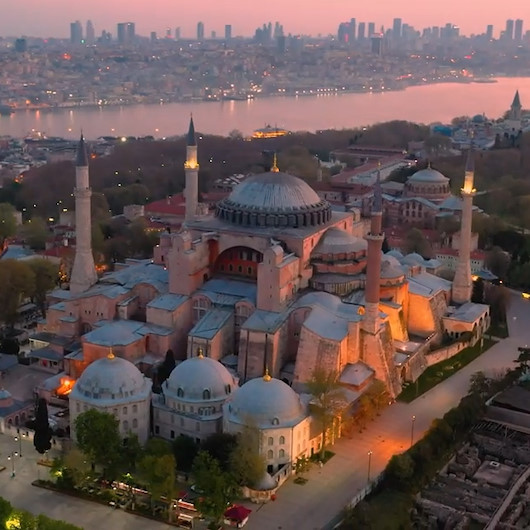 1934te ibadete kapatılan Ayasofyada Fetih Suresi okunacak