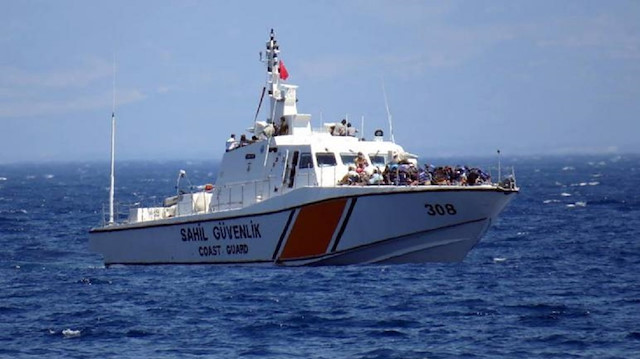 تركيا تنقذ 60 طالب لجوء ببحر "إيجه" أجبرتهم اليونان على العودة
