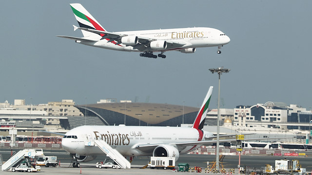 FILE PHOTO: Emirates Airlines Airbus A380-800 plane approaches for landing at Dubai Airports in Dubai, United Arab Emirates, December 26, 2018. REUTERS/ Hamad I Mohammed/File Photo

