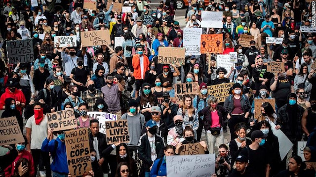ABD'de protestolar 30'dan fazla şehre yayıldı.