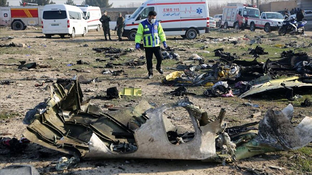İran'ın füzeyle vurduğu Ukrayna uçağının enkazı.