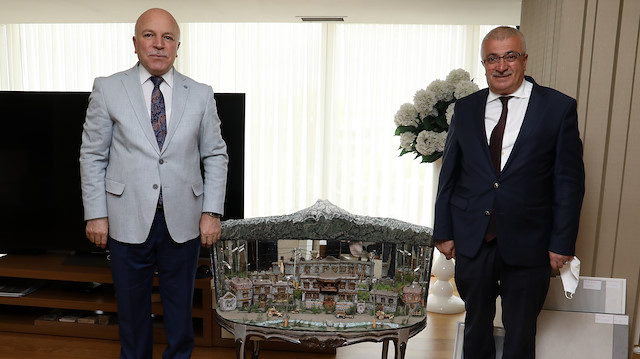 Narman Belediye Başkanı Burhanettin Eser ve Pasinler Belediye Başkanı Ahmet Dölekli.