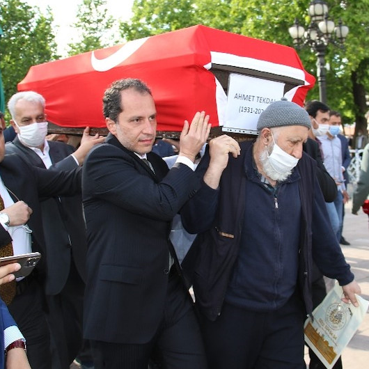 Eski Refah Partisi Genel Başkanı Ahmet Tekdal, son yolculuğuna uğurlandı