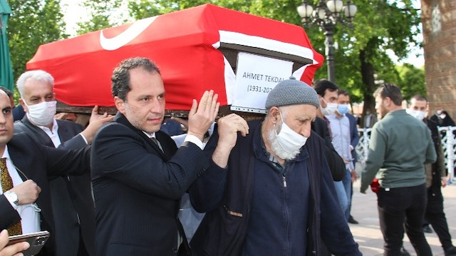 Eski Refah Partisi Genel Başkanı Ahmet Tekdal, son yolculuğuna uğurlandı
