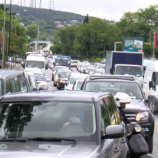 Normalleşme sürecinin üçüncü gününde trafik yoğunluğu yaşandı