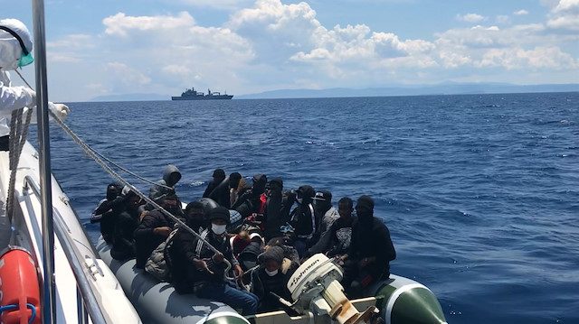 Yunanistan'ın ölüme terk ettiği göçmenleri Türk Sahil Güvenlik ekipleri kurtardı. 