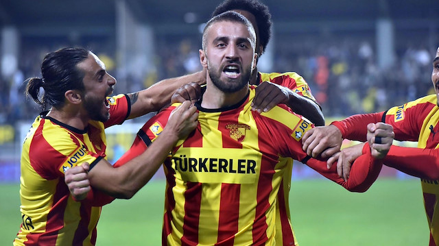 Alpaslan Öztürk bu sezon 19 karşılaşmada 3 gol kaydetti.
