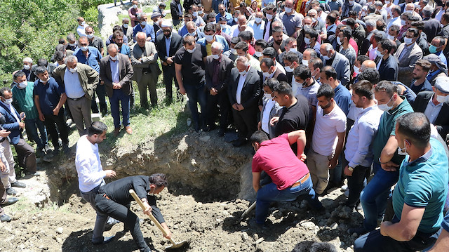 Teröristler tarafndan öldürülen Orhan Adıyaman'ın cenazesi toprağa verildi.