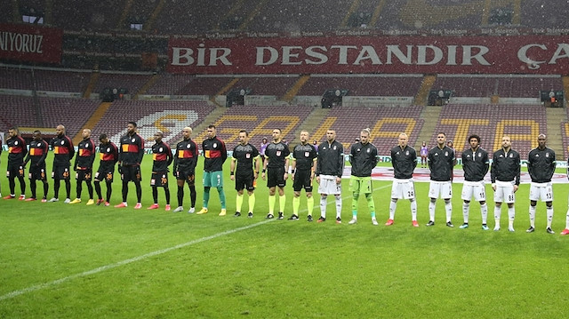 Galatasaray-Beşiktaş derbisi salgın nedeniyle seyircisiz oynamıştı.