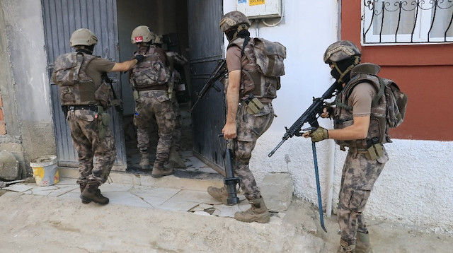 Adana'da terör örgütü PKK yapılanmasına operasyon.