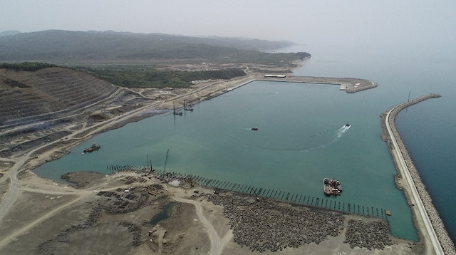 Zonguldak’ta yapımı devam eden 150 yıllık Filyos Projesi’nin liman inşaatında sona yaklaşılıyor. 