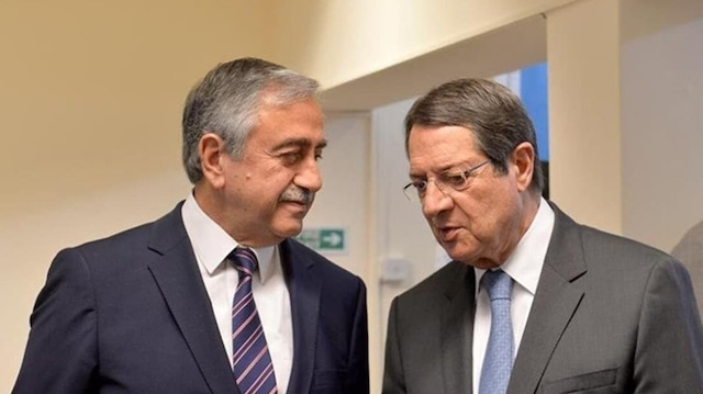 KKTC'nin mevcut Cumhurbaşkanı Mustafa Akıncı ve Güney Kıbrıs Rum Kesimi Cumhurbaşkanı Nikos Anastasiadis.