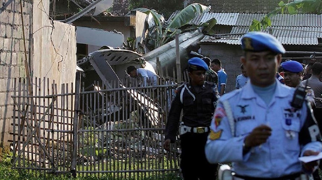 إندونيسيا.. مصرع 4 أشخاص وإصابة 5 جراء تحطم مروحية