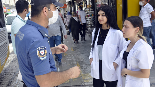 Vakaların mayıs ayına göre 10 kat arttığı Karaman'da sıkı maske denetimi.
