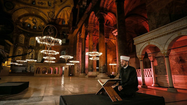 Ayasofya'da Fetih Suresi okunmuştu.