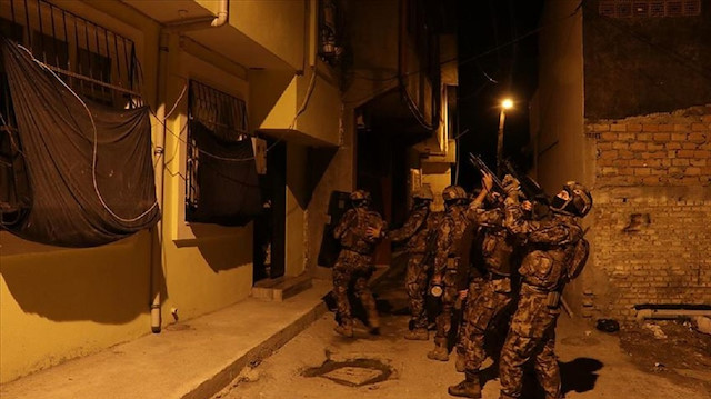 تركيا.. توقيف 5 مشتبهين أجانب في عملية ضد داعش بولاية أفيون