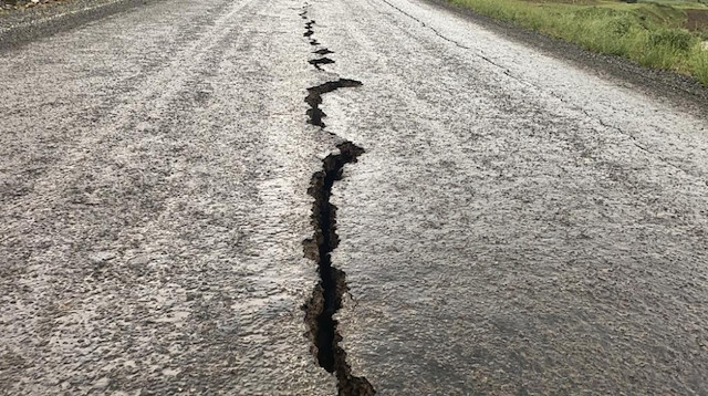 Bingöl'de 5.7 büyüklüğünde deprem: Bir korucu şehit oldu
