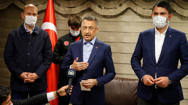 Cumhurbaşkanı Yardımcısı Fuat Oktay ile bakanlar Süleyman Soylu ve Murat Kurum, deprem bölgesinde incelemelerde bulunmak üzere Bingöl'e geldi. 
