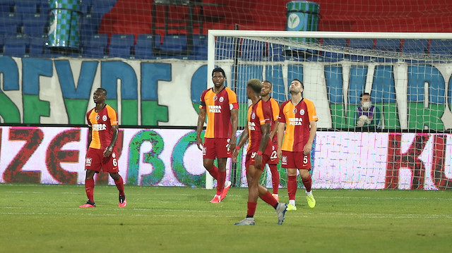 Rizespor sahasında Galatasaray'ı 2-0 mağlup etti.