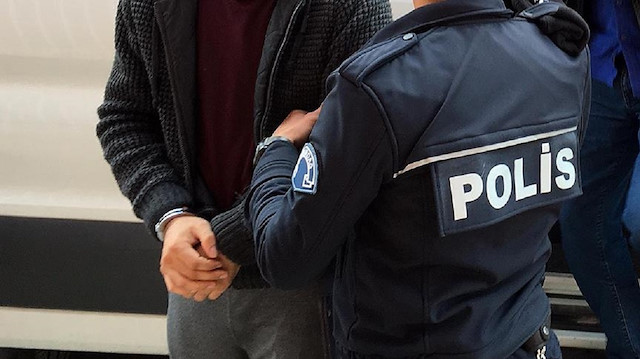  Ankara'da hakkında gözaltı kararı verilen 15 kişiden 9'u gözaltına alındı.