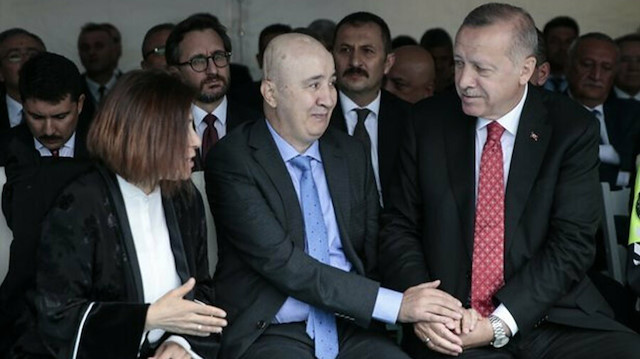 FETÖ'cü hainlerin başından vurarak yaraladığı Terörle Mücadele Daire Başkanı Turgut Aslan ve Cumhurbaşkanı Recep Tayyip Erdoğan