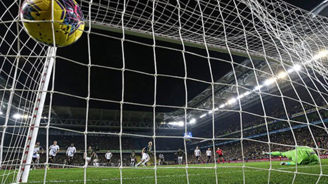 Max Kruse'nin Beşiktaş derbisinde attığı penaltı golü.