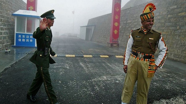 Çin ve Hindistan arasındaki 3 bin 500 kilometrelik sınır hattının büyük bölümü, iki ülke arasında egemenlik tartışmalarına neden oluyor.