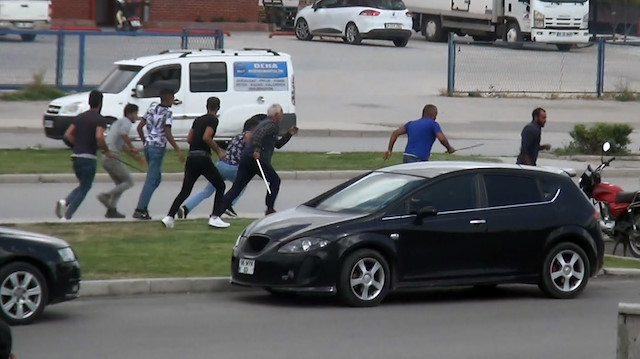 Karaman'da 'korna çaldı' diye 7 kişinin pala, bıçak, demir ve sopalı saldırısına uğradı