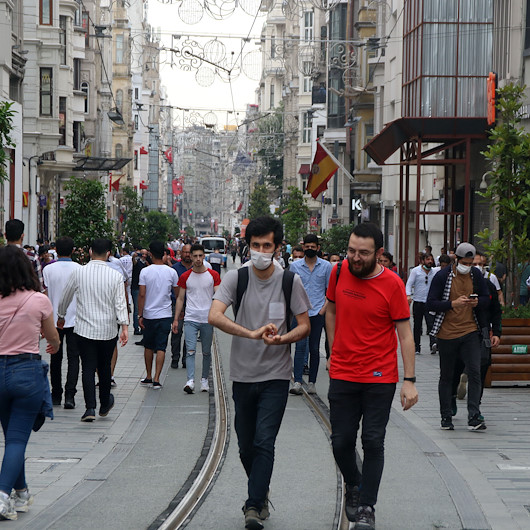 Yasağa rağmen maskesiz dolaştılar