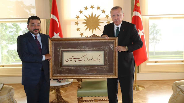 Taha Ayhan, Türkiye Cumhuriyeti Cumhurbaşkanı Recep Tayyip Erdoğan tarafından kabul edildi.
