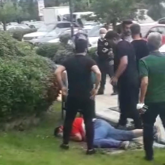 Oto galeriyi dolandırdığı iddia edilen kişi tekme tokat dövüldü