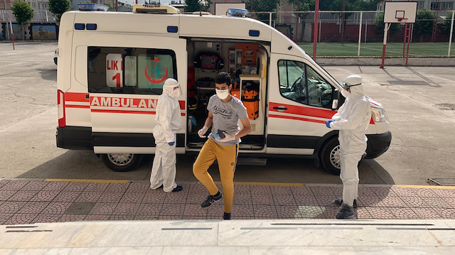 Öğrencilerin sınavdan sonra yeniden alındıkları yerlere götürüldü.