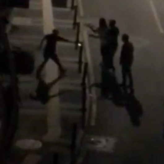 Kavga ettiği adama defalarca ateş etti