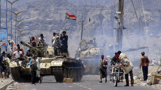 Yemen Enformasyon Bakanlığı Müsteşarı Muhtar er-Rahbi, Birleşik Arap Emirlikleri (BAE) ve Suudi Arabistan'ın, Yemen'i paylaştığını öne sürdü.