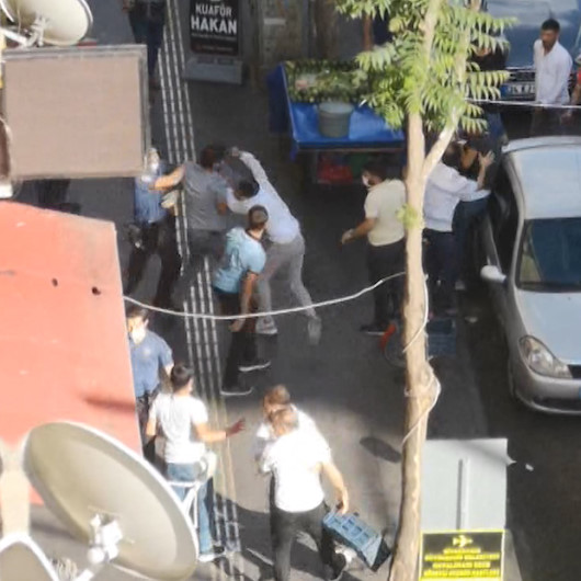 Diyarbakırda bıçaklı kavga : 2 yaralı, 7 gözaltı