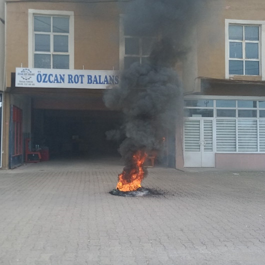 Okan Kocuk’un babası Alper Ulusoy’a kızdı lastik yaktı