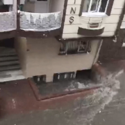 Bodrum kattaki eve su bastığı anlar saniye saniye kaydedildi