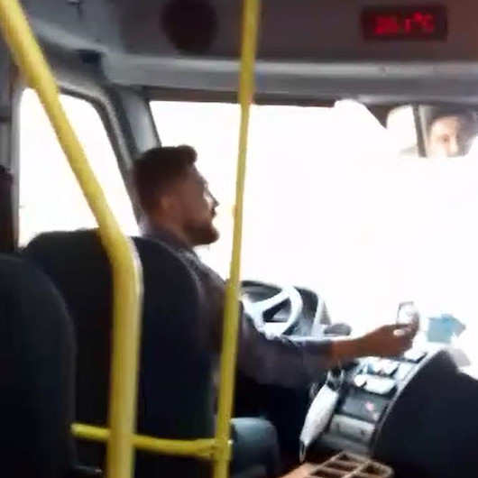 Minibüs şoförüne maske uyarısı yapınca inmesi istendi: Tartışma anları kamerada
