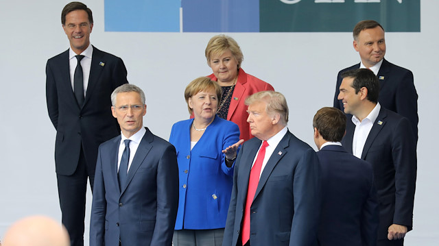 NATO Liderler Zirvesinden bir kare; Merkel, Trump