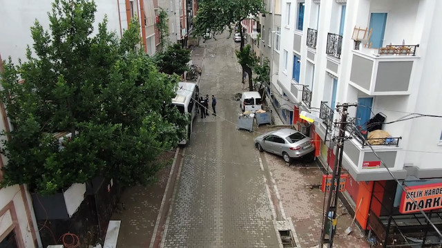 Esenyurt'u yıkıp geçen sağanağın verdiği hasar gün ağarınca ortaya çıktı