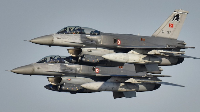 F-16'lar düşman hedefleri yerli ve milli üretim sistemleri ile hedef alıyor.