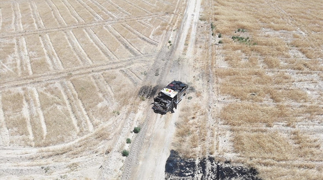 Patlatılmak istenen PKK/YPG terör örgütüne ait kamyonet vurarak durduruldu. 