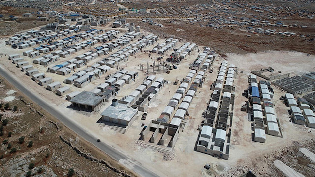 Emine Erdoğan, İdlib kampanyasına 57 briket ev yardımında bulundu.